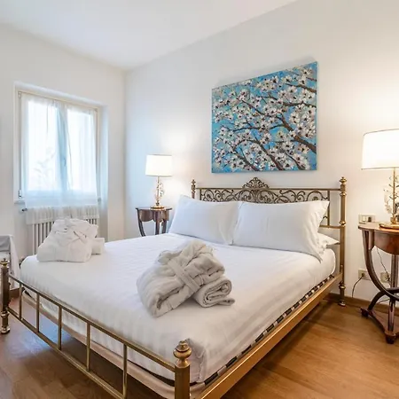 Apartment 2 Bedroom Cozy In