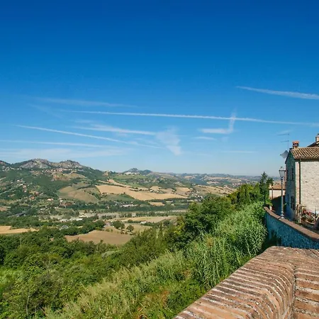 Apartment 2 Bedroom Cozy In