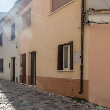 Apartment 2 Bedroom Cozy In *