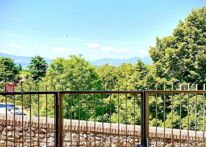 アパート 2 Bedroom Cozy In ヴェルッキオ